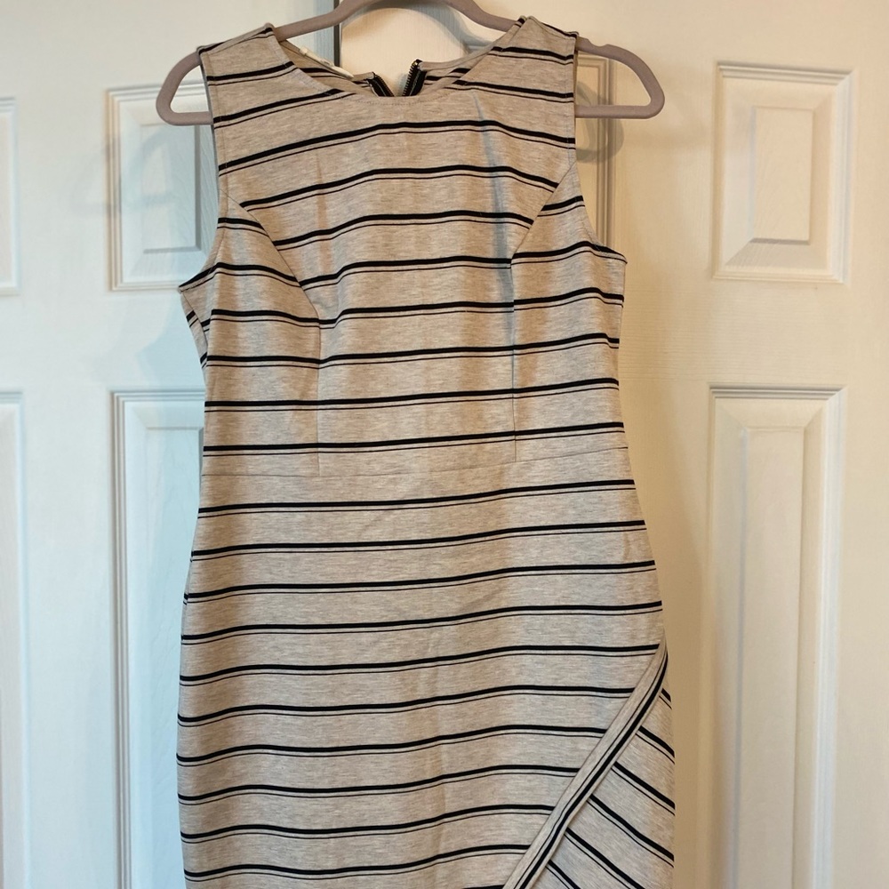 New w/ tags Maurices sleeveless form fitting dress Sz.Md.